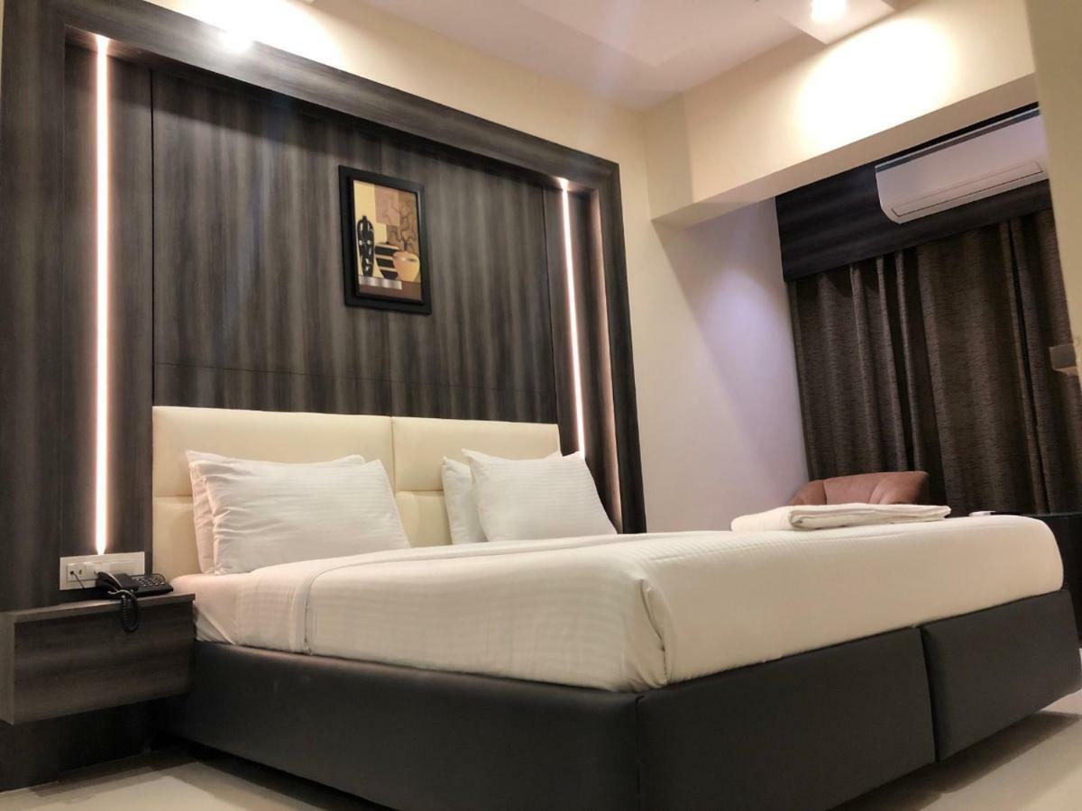 Hotel Avon Ruby Dadar Мумбаи Экстерьер фото