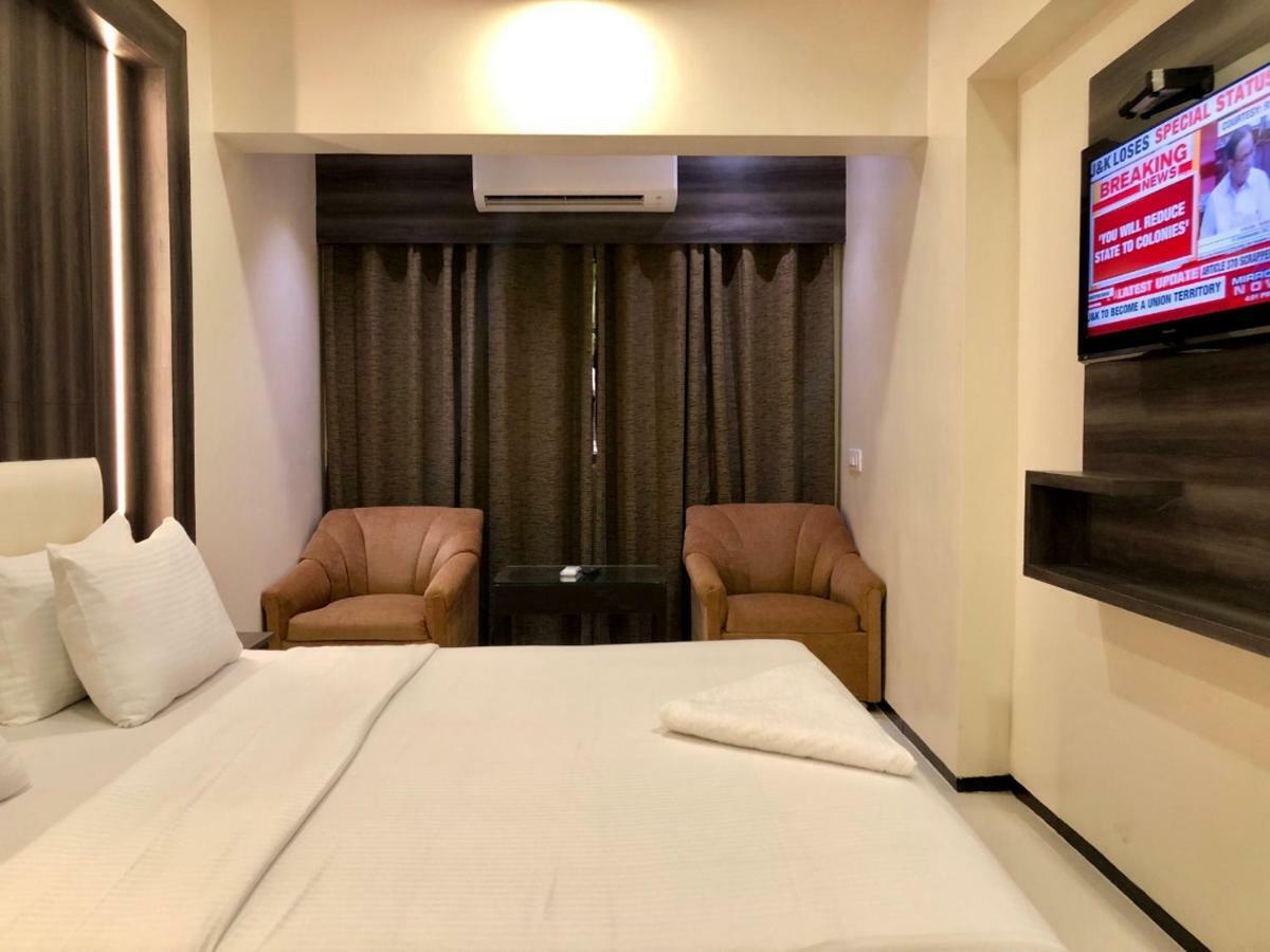 Hotel Avon Ruby Dadar Мумбаи Экстерьер фото