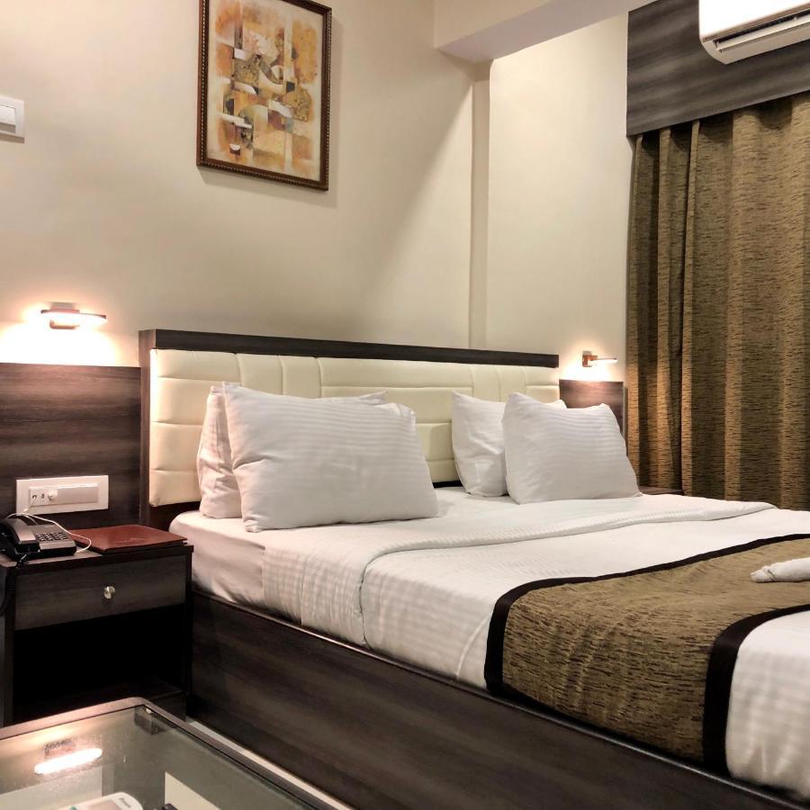 Hotel Avon Ruby Dadar Мумбаи Экстерьер фото